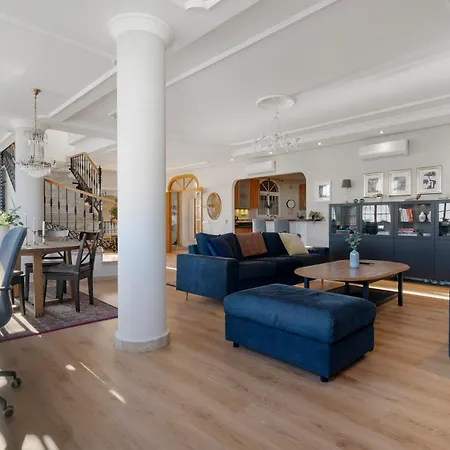 Alexandre Apartment